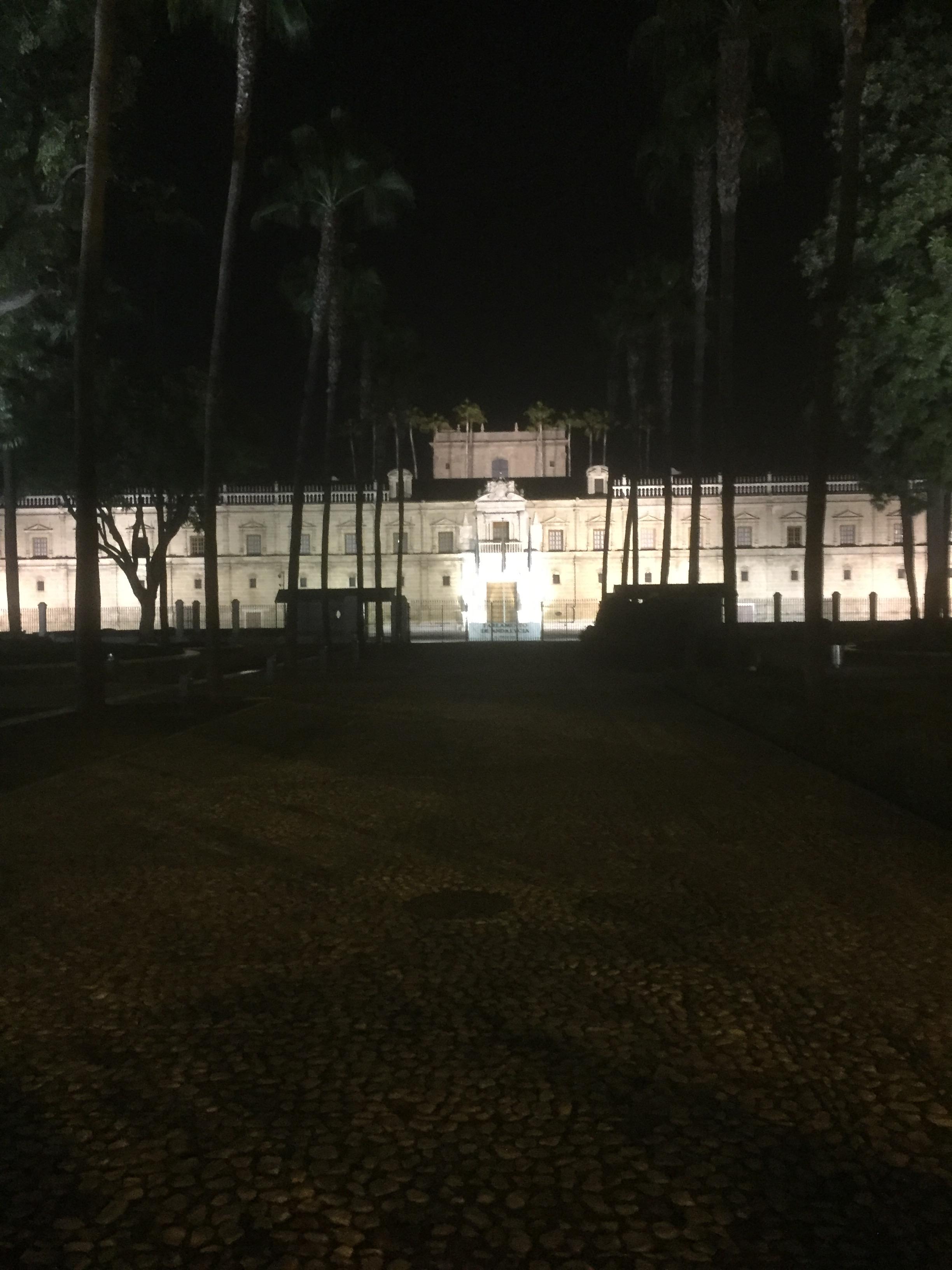 Le parlement d' Andalousie le soir.