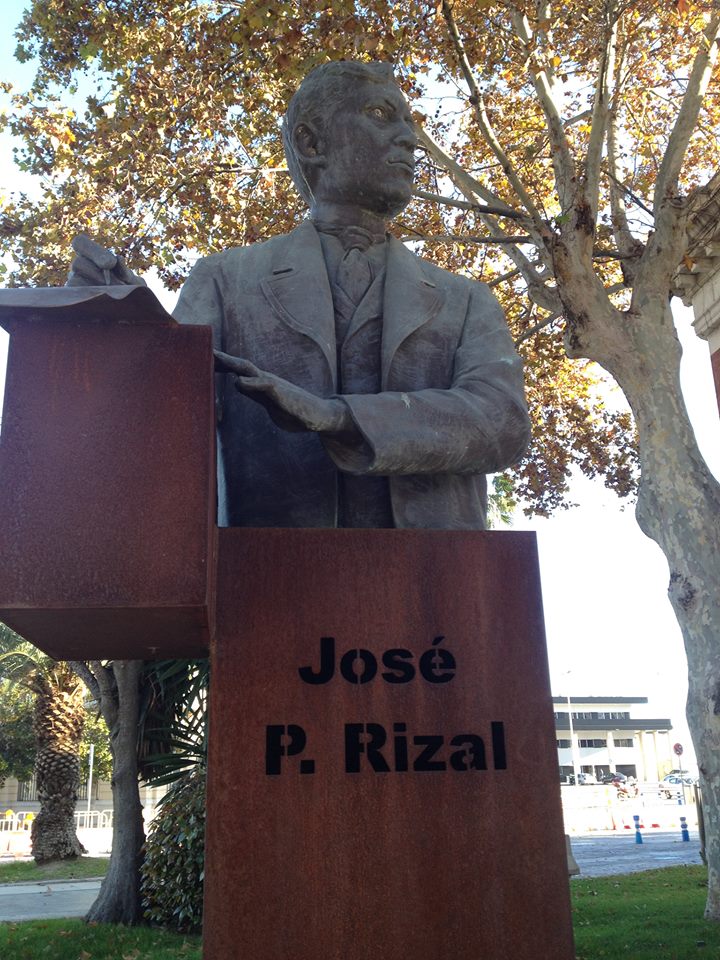 Statue de José Rizal offerte par l'Ambassade des Philippines