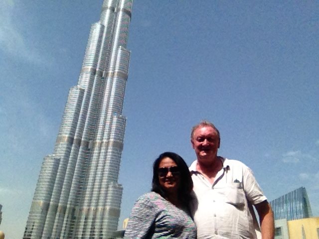 Clair et moi devant Burj Khalifa