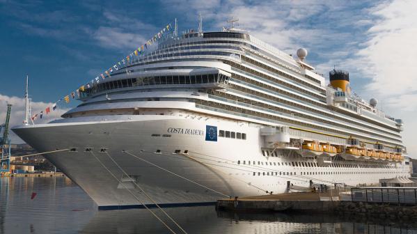 Costa diadema 24922971025 cropped